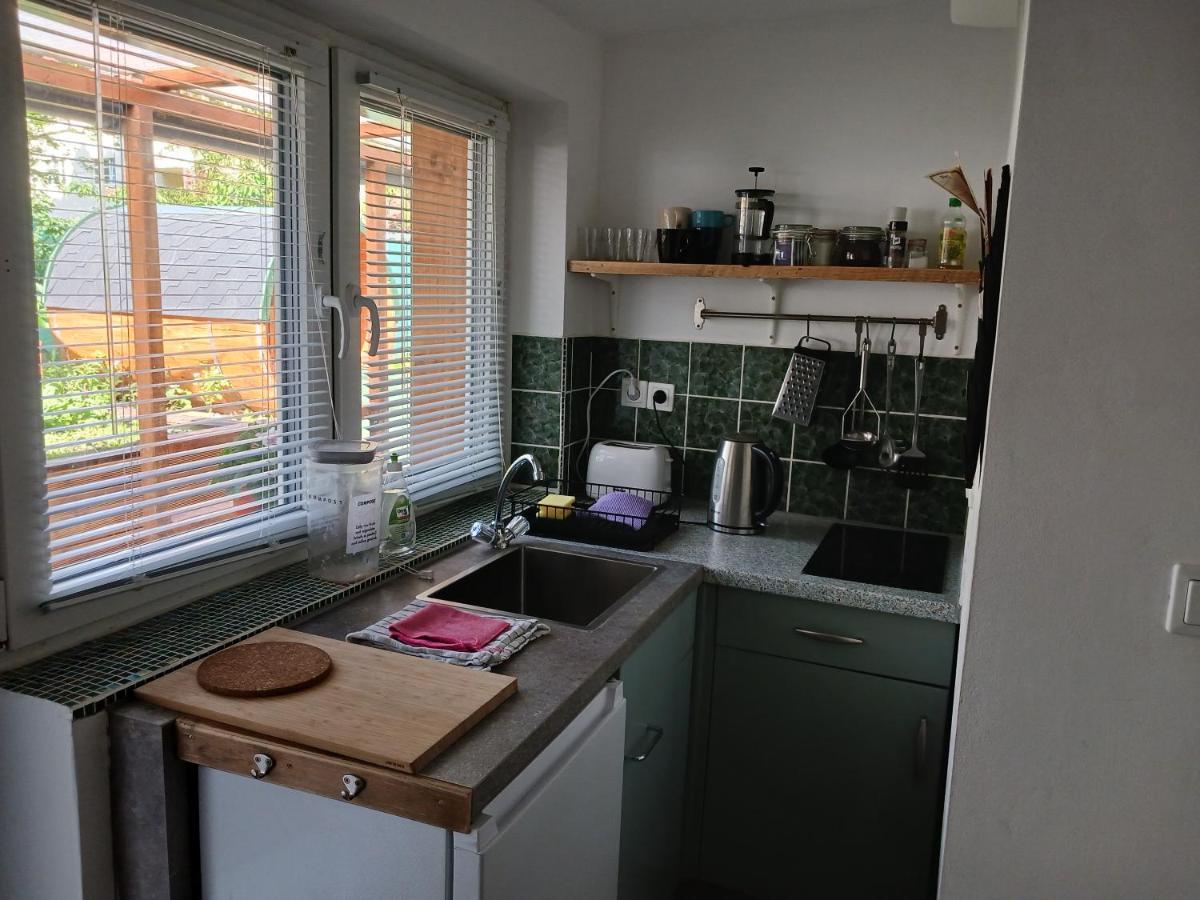 Squat Deluxe Berlin, The Hostel ภายนอก รูปภาพ