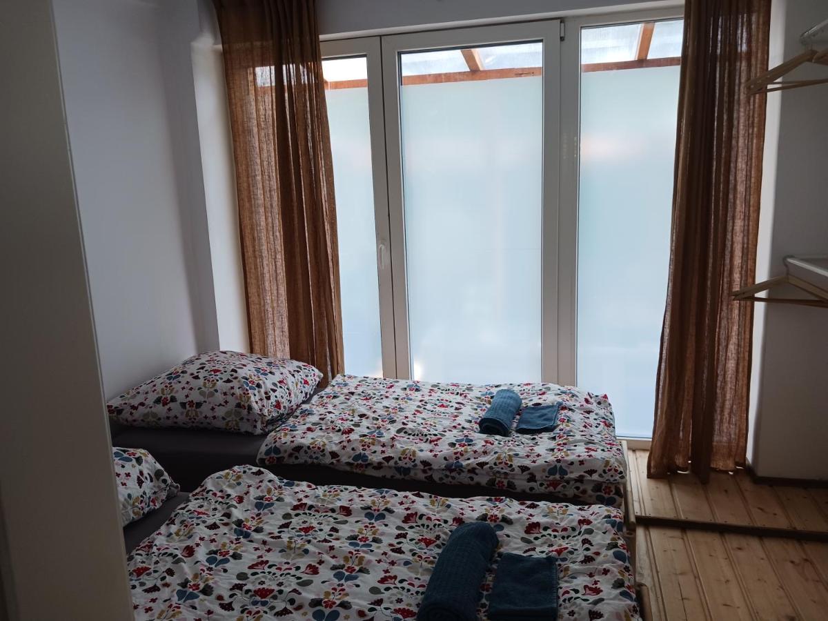 Squat Deluxe Berlin, The Hostel ภายนอก รูปภาพ