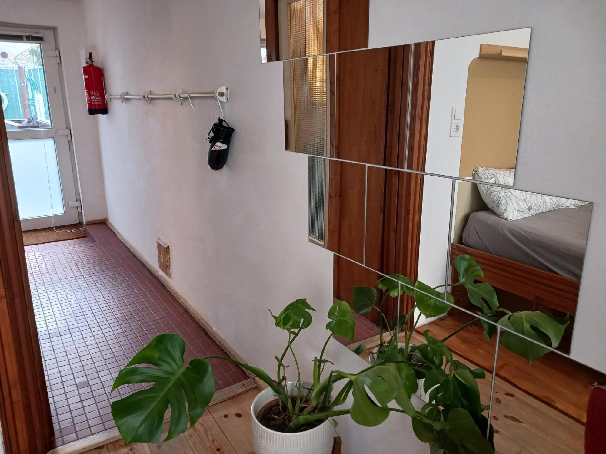 Squat Deluxe Berlin, The Hostel ภายนอก รูปภาพ